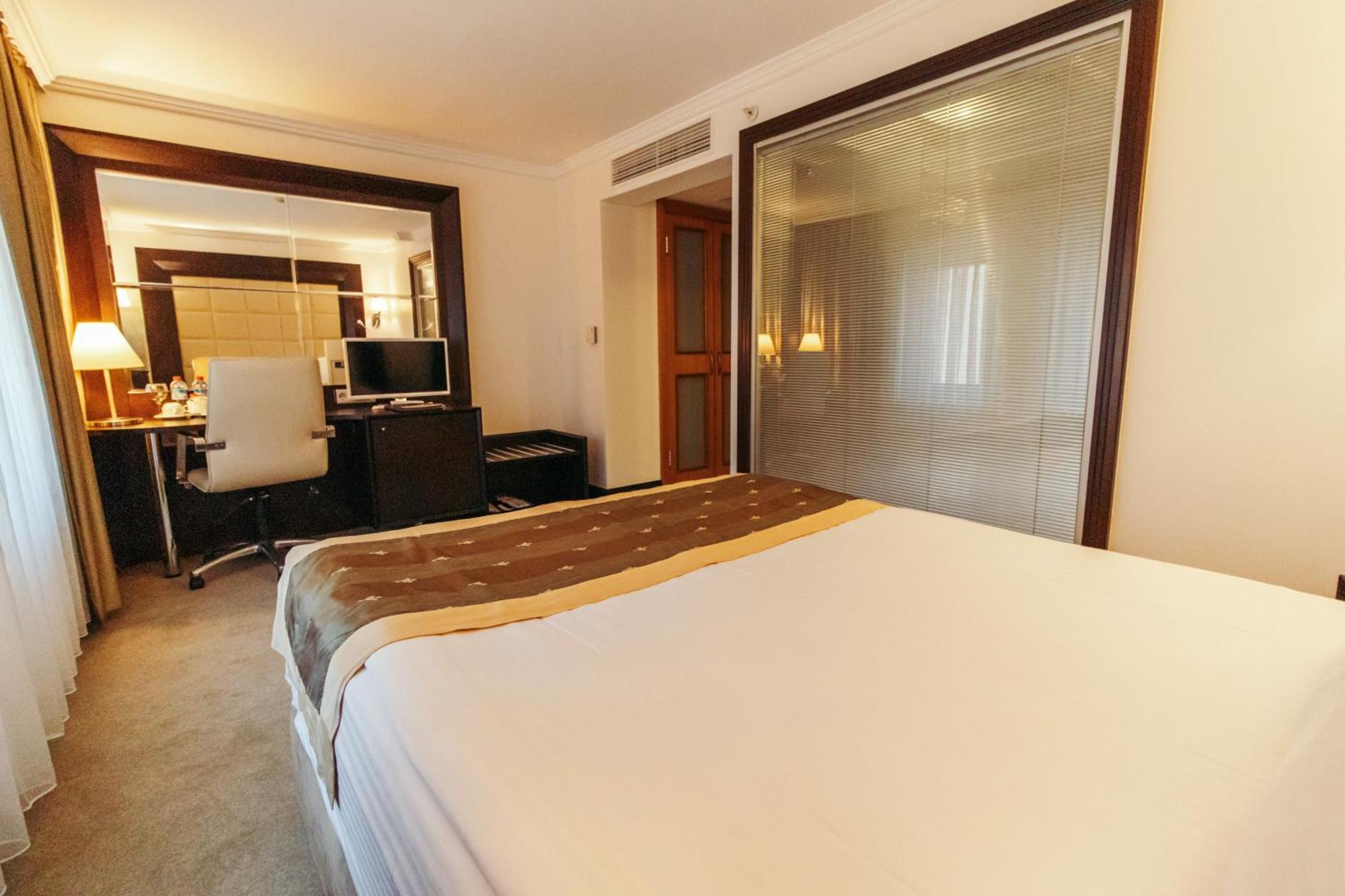 Hotel Ck Farabi 4*