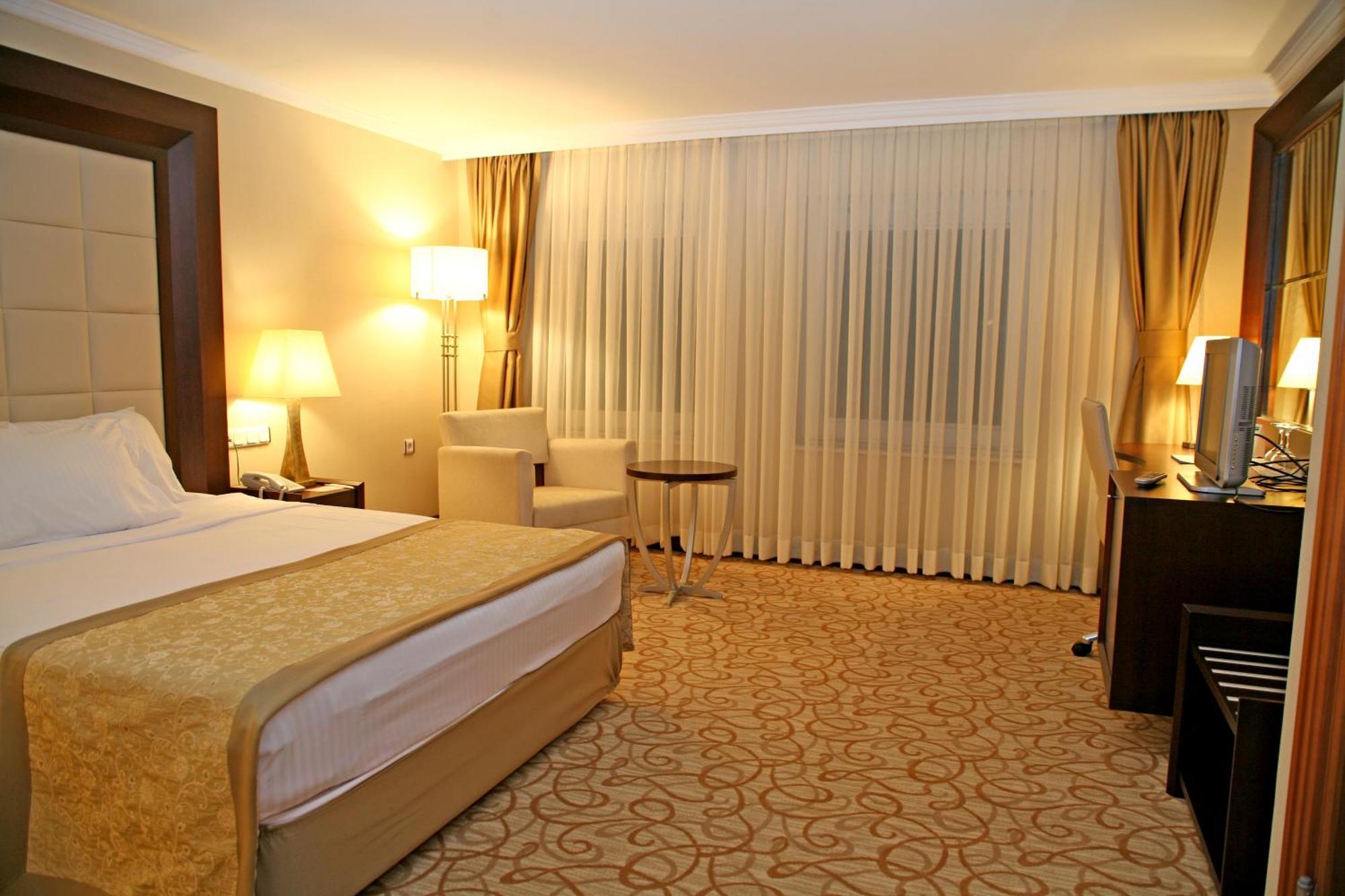 Hotel Ck Farabi 4*